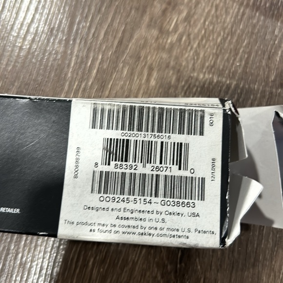 Vintage Oakley Frogskins Sunglasses - Picture 13 of 14